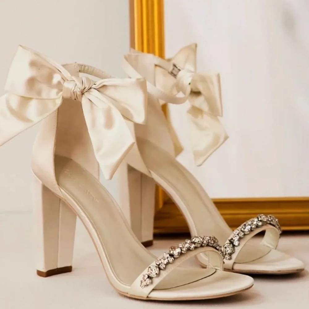 Oleg Cassini Melanie Crystal Strap Heels Sandals Size 7 NEW - Picture 9 of 10